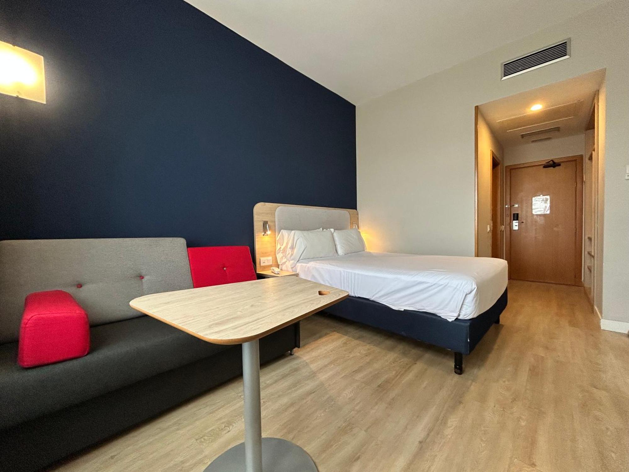 Holiday Inn Express Ciudad De Las Ciencias By Ihg — Fotos 3